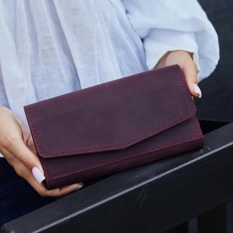 Elegant Leather Envelope Wallet